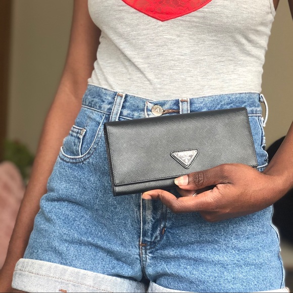 Prada Black Saffiano Plaque Long Wallet - Picture 11 of 12